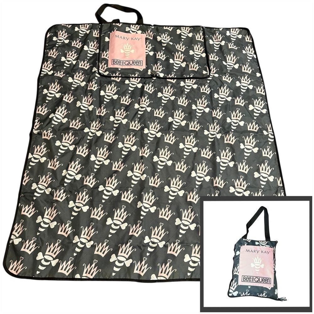 Mary Kay Bee The Queen Black White and Pink Crown and Bee Pattern Throw in a Bag